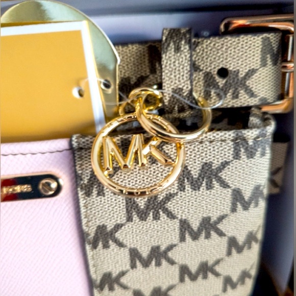 MICHAEL KORS Pink Signature MK Monogram Adjustable Belt Bag w/Gift Box - Picture 5 of 9